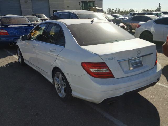 WDDGF4HB6DR256130 - 2013 MERCEDES-BENZ C 250 WHITE photo 3