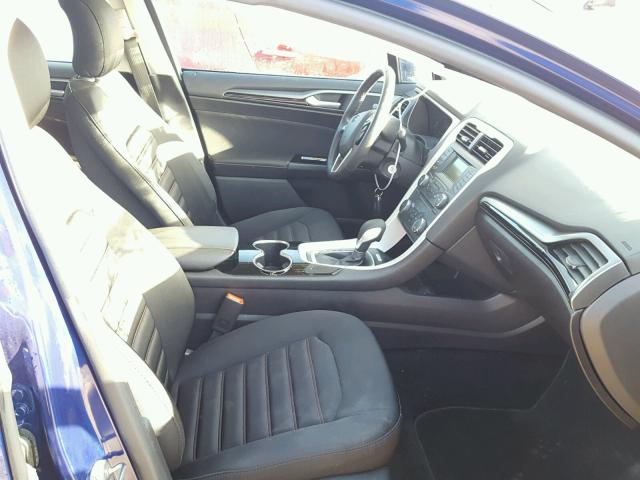 3FA6P0HD6FR302355 - 2015 FORD FUSION SE BLUE photo 5