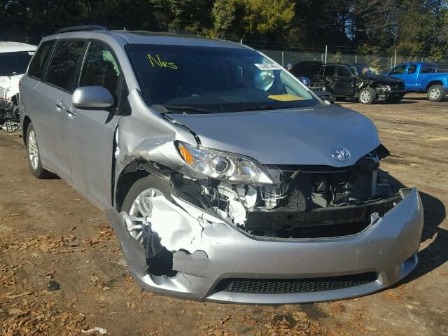 5TDYK3DC2FS635262 - 2015 TOYOTA SIENNA XLE SILVER photo 1