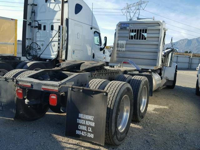 1XP5DR9X3WD426800 - 1998 PETERBILT 379 WHITE photo 4