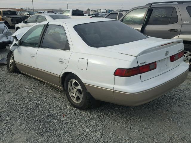 4T1BG22K3WU348600 - 1998 TOYOTA CAMRY CE WHITE photo 3