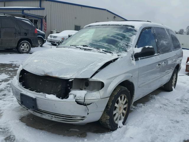 2C8GP74L42R615956 - 2002 CHRYSLER TOWN & COU SILVER photo 2