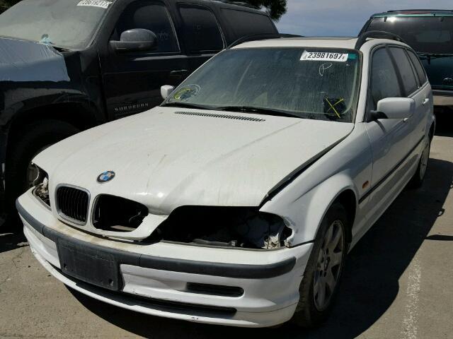 WBAAW33471ET41304 - 2001 BMW 325 IT WHITE photo 2