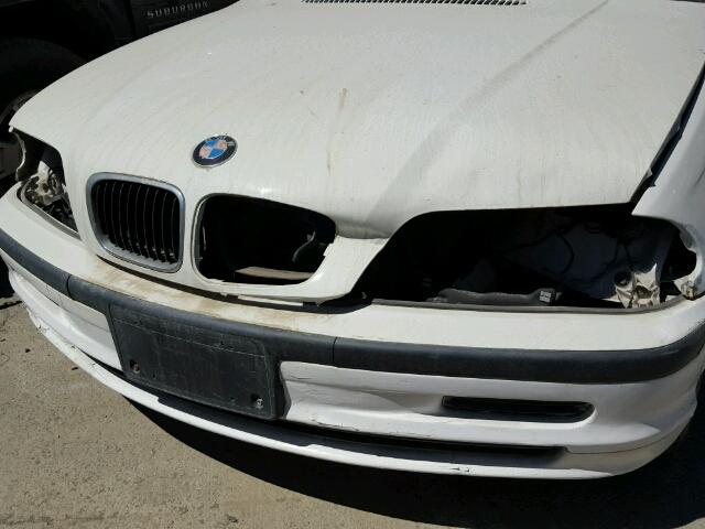 WBAAW33471ET41304 - 2001 BMW 325 IT WHITE photo 9