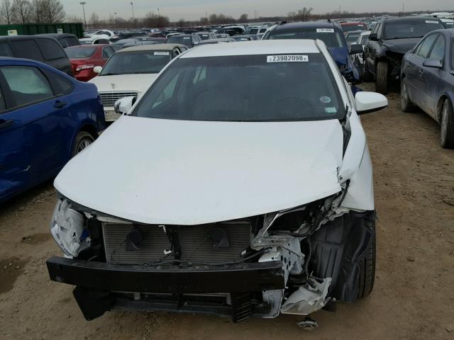 4T4BF1FK0ER365558 - 2014 TOYOTA CAMRY L WHITE photo 9