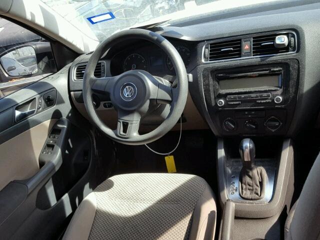 3VW2K7AJ2BM068803 - 2011 VOLKSWAGEN JETTA BASE 银色 照片 9