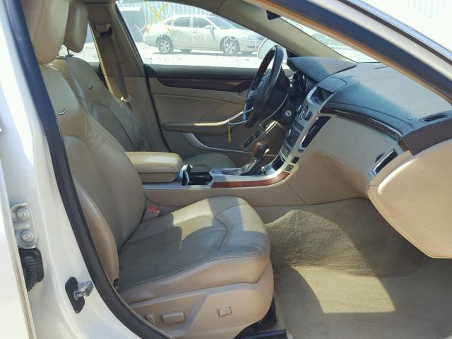 1G6DF577880207086 - 2008 CADILLAC CTS WHITE photo 5