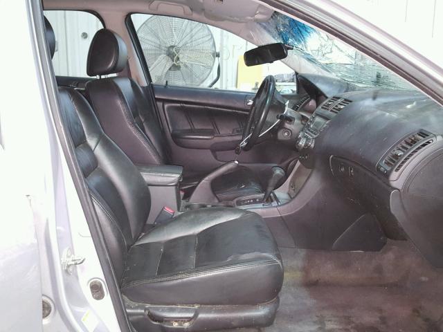 1HGCM568X4A039093 - 2004 HONDA ACCORD EX SILVER photo 5