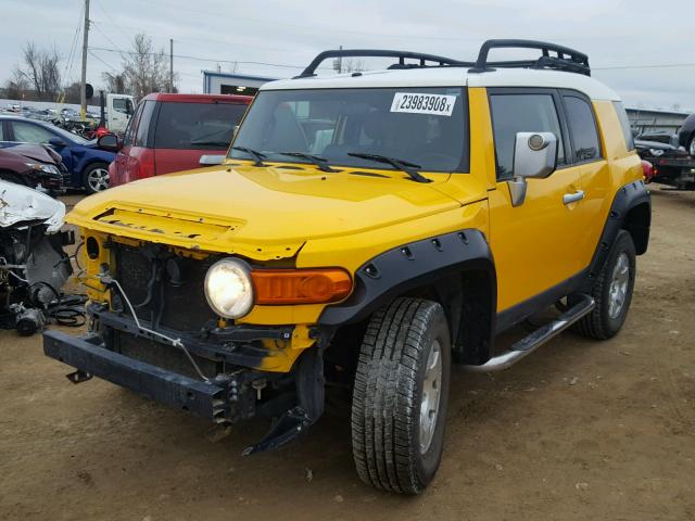 JTEBU11F58K026224 - 2008 TOYOTA FJ CRUISER YELLOW photo 2