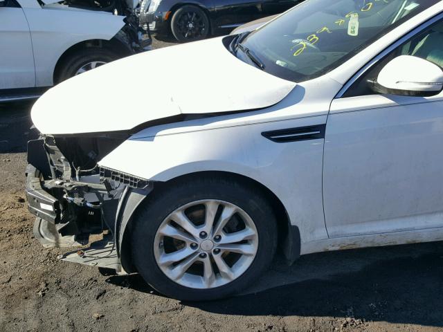 5XXGN4A70DG110845 - 2013 KIA OPTIMA EX WHITE photo 9