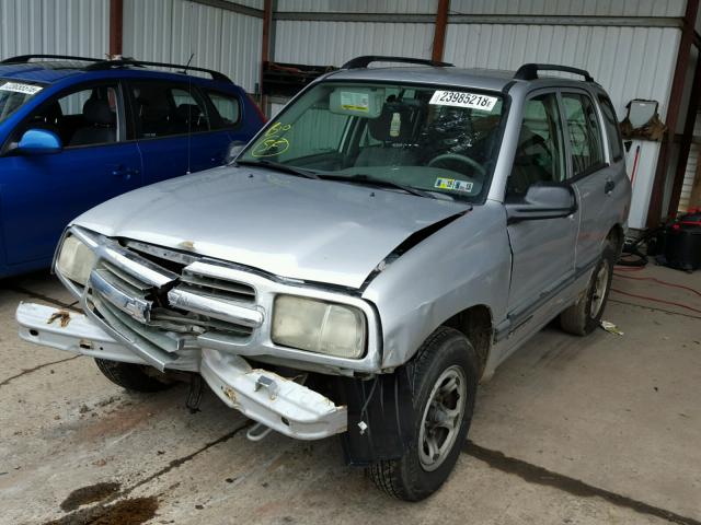 2CNBJ13C736950123 - 2003 CHEVROLET TRACKER SILVER photo 2