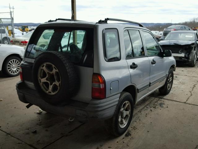 2CNBJ13C736950123 - 2003 CHEVROLET TRACKER SILVER photo 4