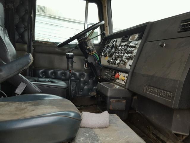 1XKADR9X3PJ596162 - 1993 KENWORTH CONSTRUCTI WHITE photo 5