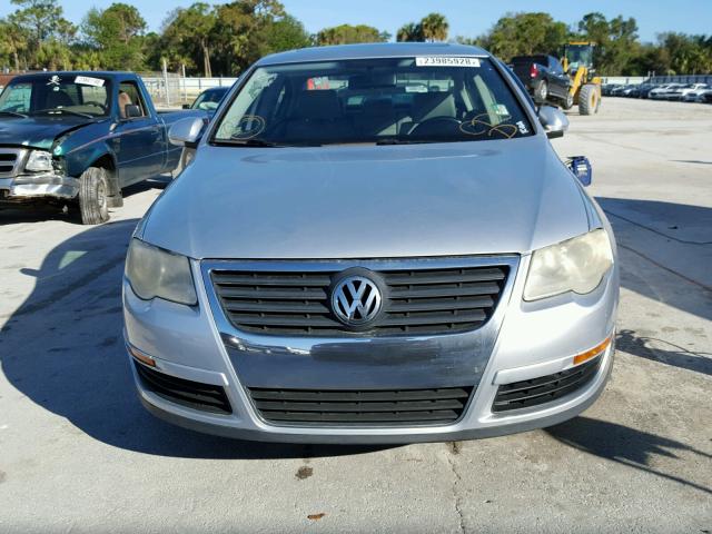 WVWEK73C06P027472 - 2006 VOLKSWAGEN PASSAT 2.0 SILVER photo 9