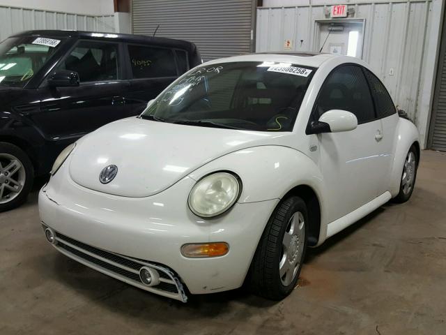 3VWDC21C61M421469 - 2001 VOLKSWAGEN NEW BEETLE თეთრი ფოტო 2