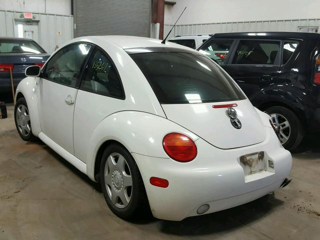3VWDC21C61M421469 - 2001 VOLKSWAGEN NEW BEETLE თეთრი ფოტო 3