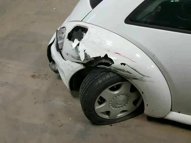 3VWDC21C61M421469 - 2001 VOLKSWAGEN NEW BEETLE თეთრი ფოტო 9