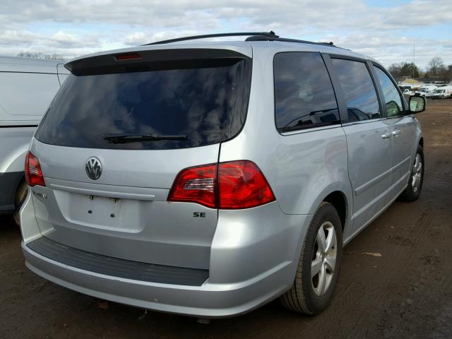 2V8HW34139R560060 - 2009 VOLKSWAGEN ROUTAN SE SILVER photo 4