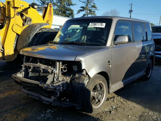 JTLKT324X54019712 - 2005 TOYOTA SCION XB SILVER photo 2