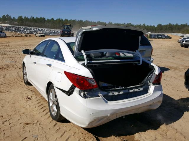 5NPEC4AC8BH229268 - 2011 HYUNDAI SONATA SE WHITE photo 3