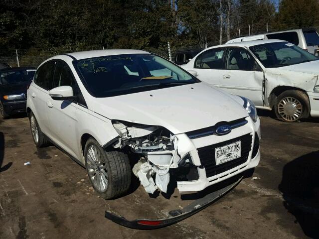 1FAHP3N22CL234126 - 2012 FORD FOCUS TITA WHITE photo 1