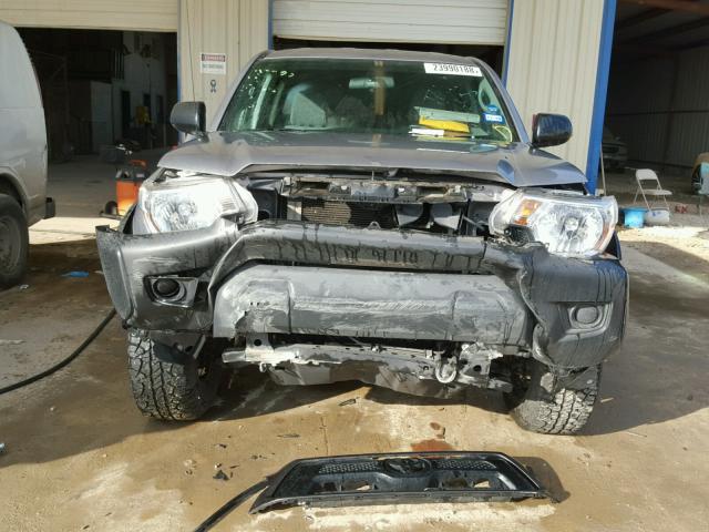 3TMJU4GN7EM161466 - 2014 TOYOTA TACOMA DOU SILVER photo 9