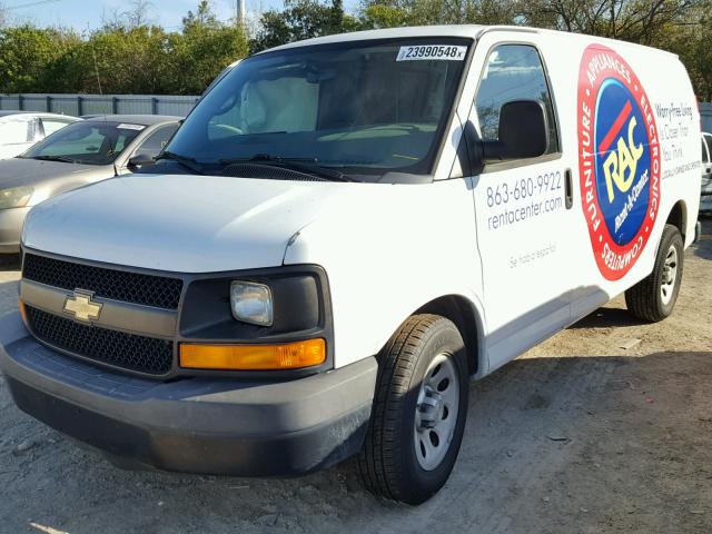 1GCSGAFX1C1201774 - 2012 CHEVROLET EXPRESS G1 WHITE photo 2