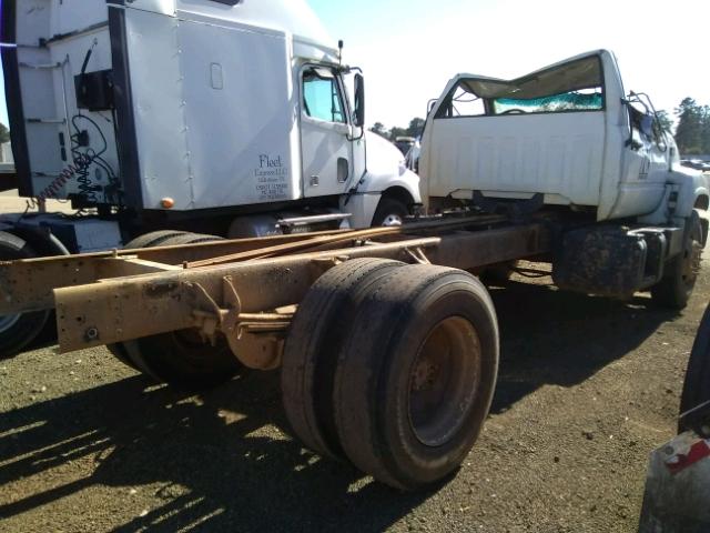 1GBJ7H1C82J504174 - 2002 CHEVROLET C-SERIES C WHITE photo 4