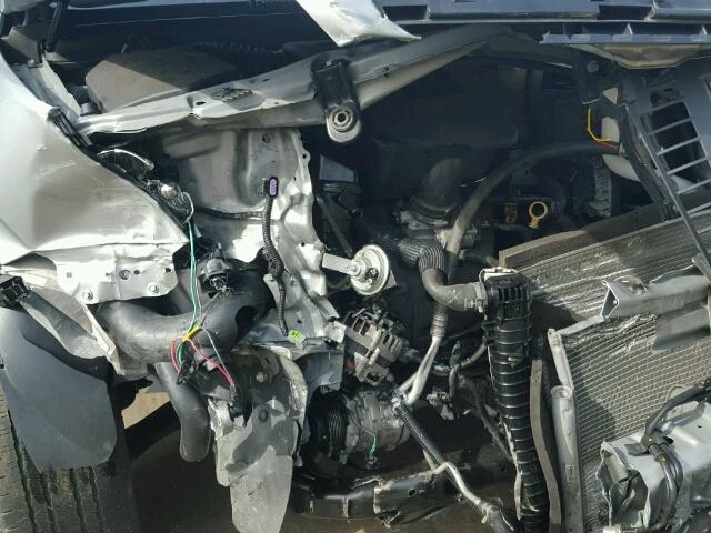 3GNAL2EK5ES575641 - 2014 CHEVROLET CAPTIVA LS 银色 照片 9