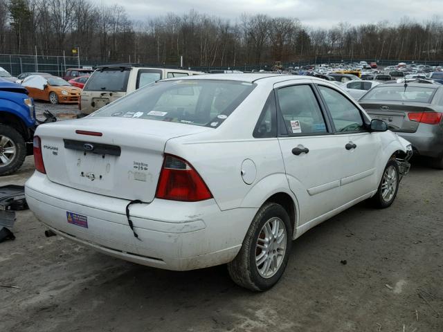 1FAFP34N47W305253 - 2007 FORD FOCUS ZX4 WHITE photo 4