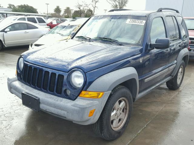 1J4GL48K15W674434 - 2005 JEEP LIBERTY SP BLUE photo 2