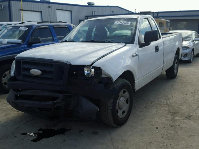 1FTRF12W47KC32998 - 2007 FORD F150 WHITE photo 2