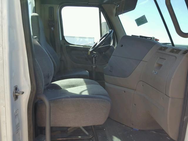 3AKJGEDV1FSGE8792 - 2015 FREIGHTLINER CASCADIA 1 WHITE photo 5