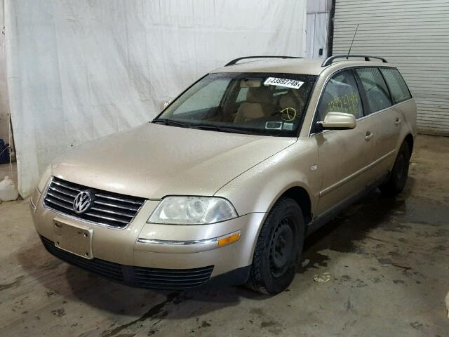 WVWND63B93E327515 - 2003 VOLKSWAGEN PASSAT GL GOLD photo 2