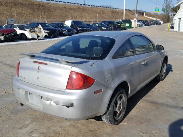 1G2AL15F077391722 - 2007 PONTIAC G5 SILVER photo 4