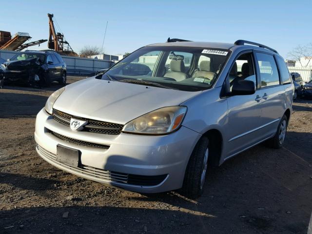 5TDZA23CX5S383536 - 2005 TOYOTA SIENNA CE SILVER photo 2