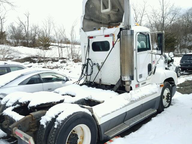 1FUW3MDA3YPF77616 - 2000 FREIGHTLINER CONVENTION WHITE photo 4