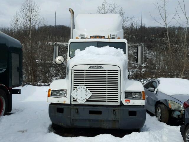 1FUW3MDA3YPF77616 - 2000 FREIGHTLINER CONVENTION WHITE photo 9