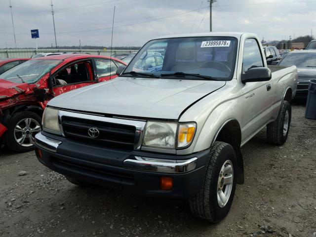 4TAPM62N0YZ668608 - 2000 TOYOTA TACOMA SILVER photo 2