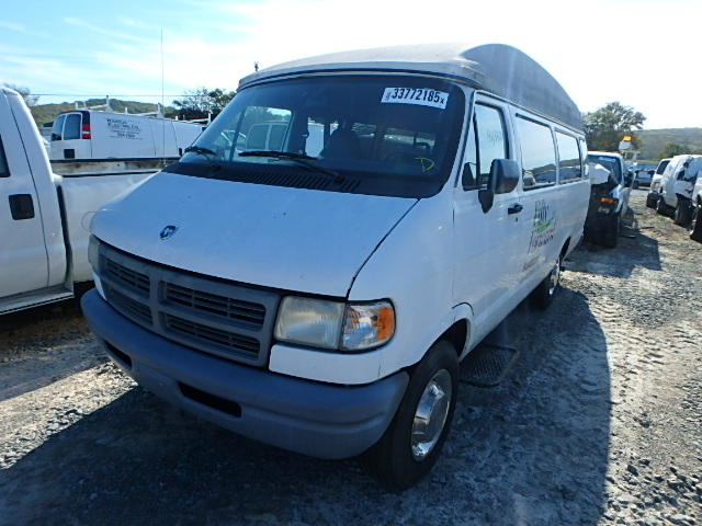 2B7KB31ZXVK543296 - 1997 DODGE RAM VAN B3 WHITE photo 2