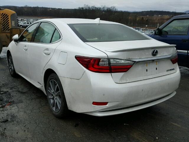 JTHBW1GG2H2145782 - 2017 LEXUS ES 300H WHITE photo 3