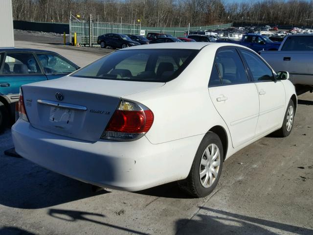 4T1BE32K55U432461 - 2005 TOYOTA CAMRY LE WHITE photo 4