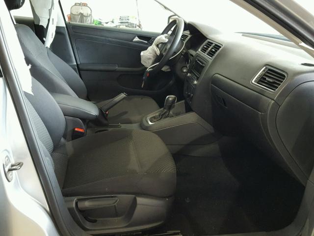 3VW2K7AJ6DM295253 - 2013 VOLKSWAGEN JETTA BASE 银色 照片 5