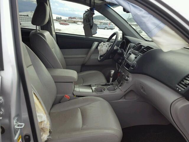 5TDBK3EH0DS202696 - 2013 TOYOTA HIGHLANDER GRAY photo 5