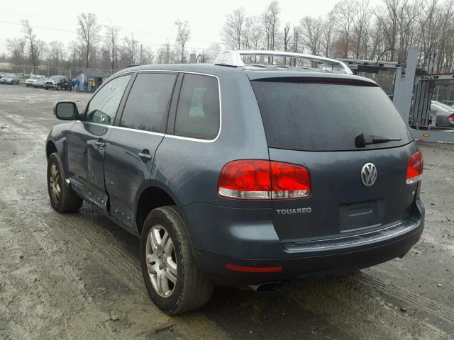 WVGMM77L85D008597 - 2005 VOLKSWAGEN TOUAREG 4. GRAY photo 3