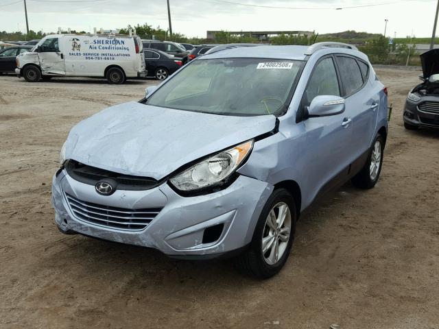 KM8JU3AC0DU548867 - 2013 HYUNDAI TUCSON GLS BLUE photo 2