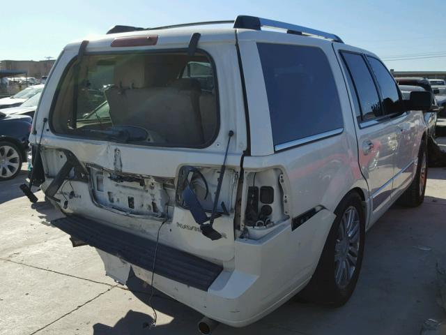 5LMFU275X8LJ09709 - 2008 LINCOLN NAVIGATOR WHITE photo 4