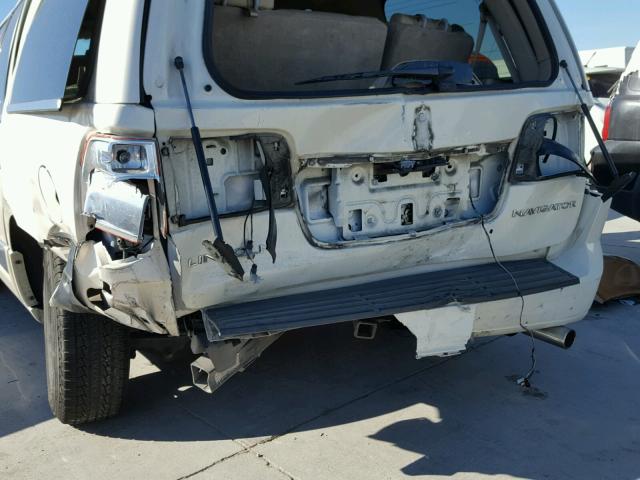 5LMFU275X8LJ09709 - 2008 LINCOLN NAVIGATOR WHITE photo 9