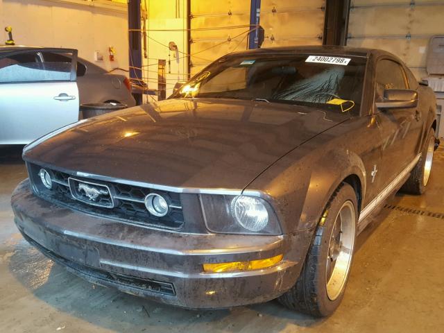 1ZVFT80N075345521 - 2007 FORD MUSTANG GRAY photo 2