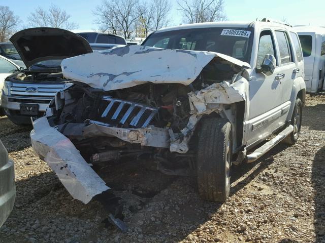 1J8GN58K48W113955 - 2008 JEEP LIBERTY LI WHITE photo 9